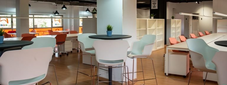 Visita Coworking Parc Central.