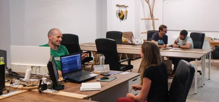 Si no has teletrabajado en La Colmena Coworking Sierra de Cádiz, visita ya este coworking.